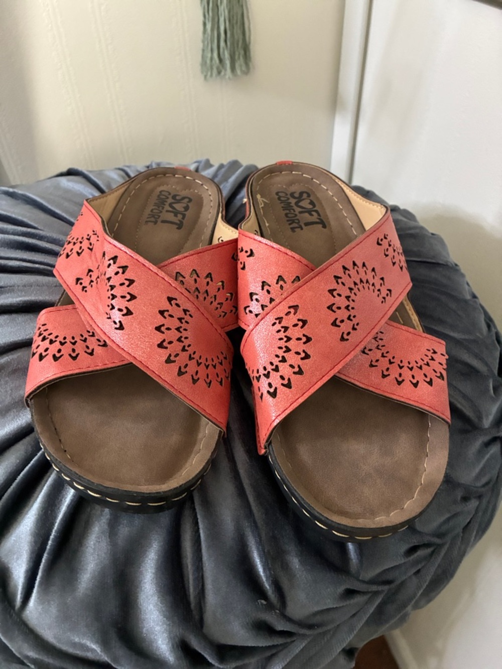 Women's Coral Cross-Strap Sandals
